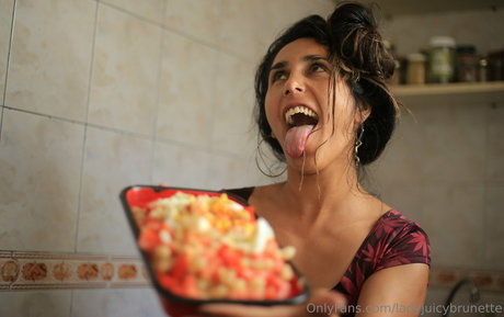 ladyjuicybrunette model nudes galleries