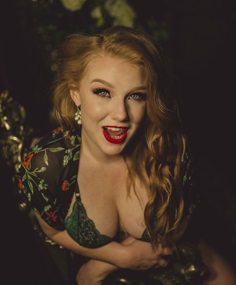 Blueeyedmelody model pretty photo