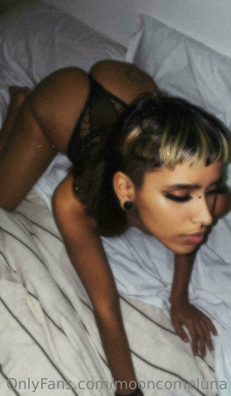 mooncomeluna model nudes gallery