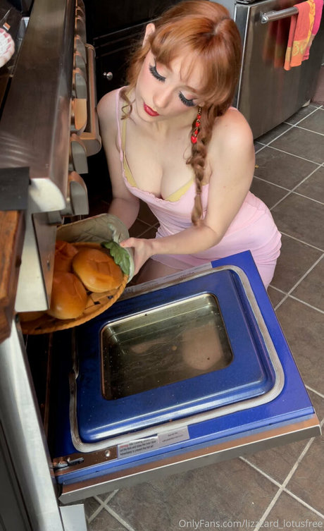 lizgizzardfree model sexy pics