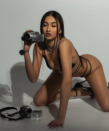 unasbombitas adult star picture