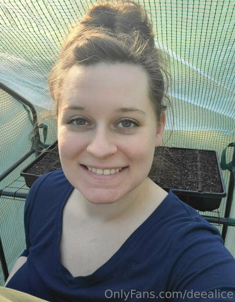 deealice pornographic actress pictures