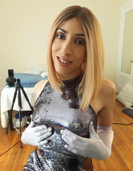 kinkybellahart erotic actress gallery