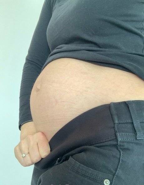 evieexpands model sexy images