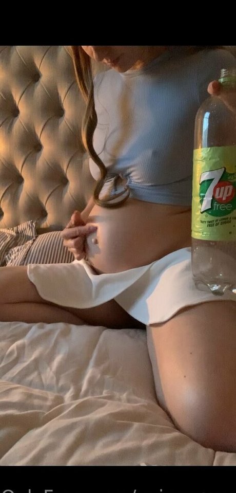 evieexpands model exclusive images