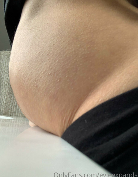 evieexpands star hot pics