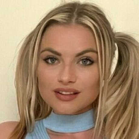 bendybellaacox model beautiful image