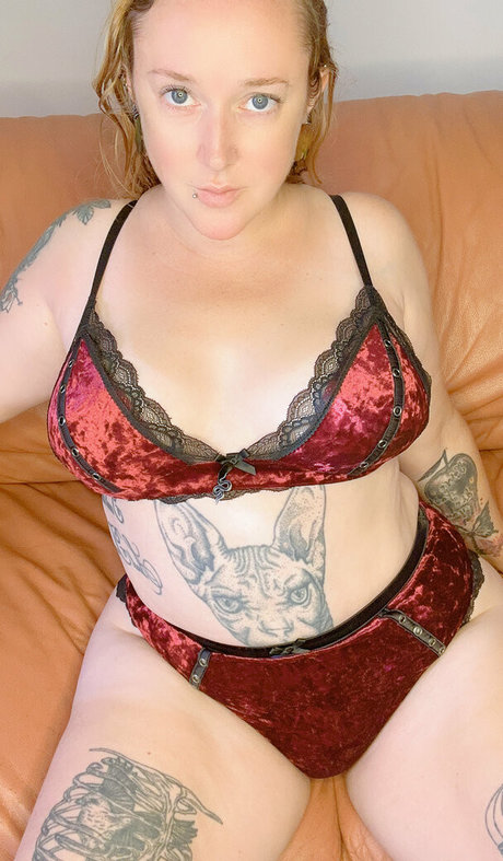 Kisica pornstar nudes photos