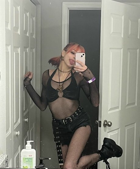 manicpixieagony pornstar hot image