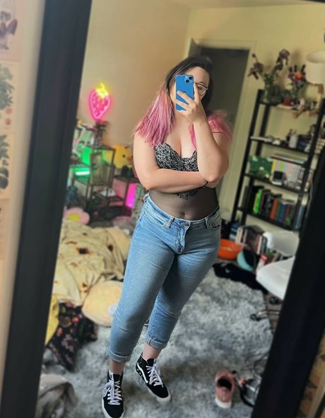 Strawbre porn star gallery