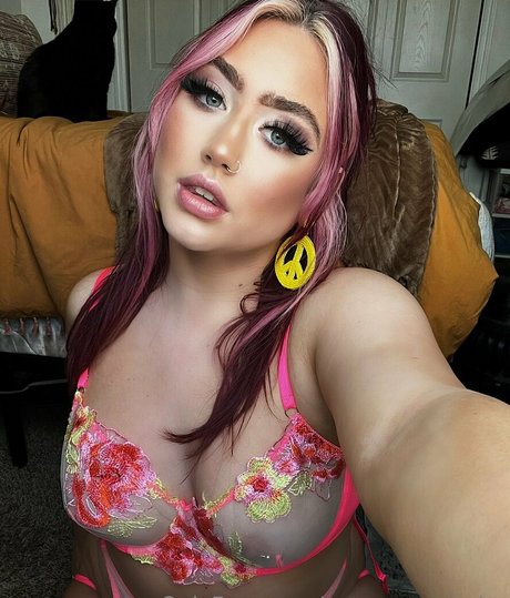 Emmarenedwier Profile pic