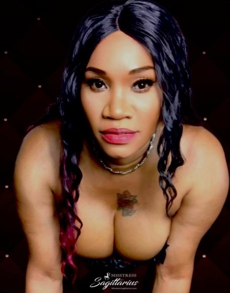 ilovemzzsagittarius star hot photo