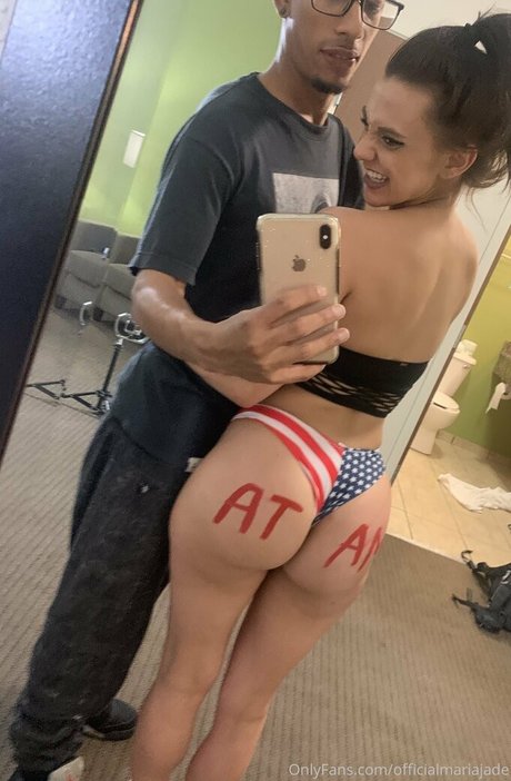 officialmariajade star nice pic