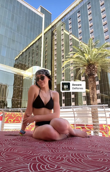 Astrouxx high quality model pics