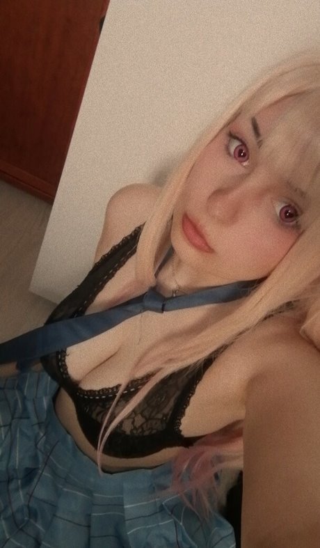 PlastiqTrash naked actress image