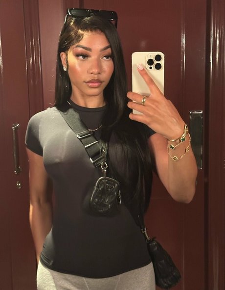 Cydney Slade naked pornstar picture