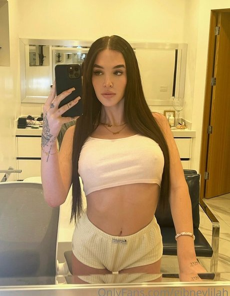 Lilah Gibney model free pic