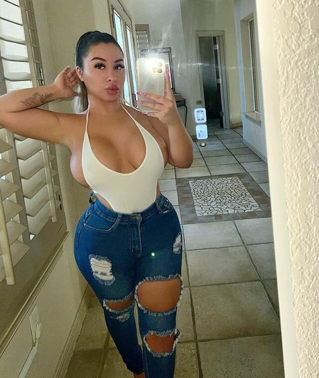 vickylicious best model img