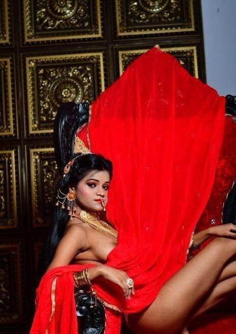 Amaira Roy hot model pictures