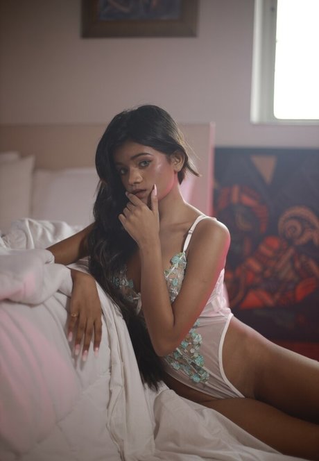 Amaira Roy top star pictures