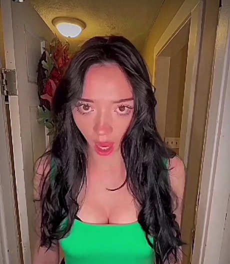 Molly Moonnn hd model img