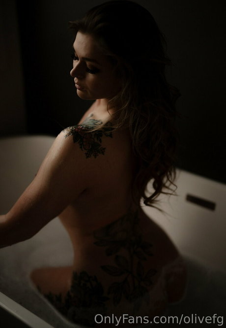 olivefg model adult pictures