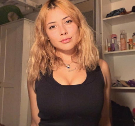 Vivi Alto star sexy img