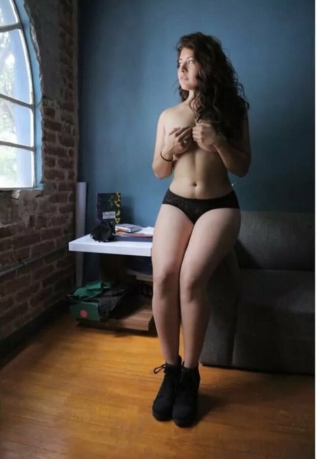 Vivi Alto sexy pornstar archive