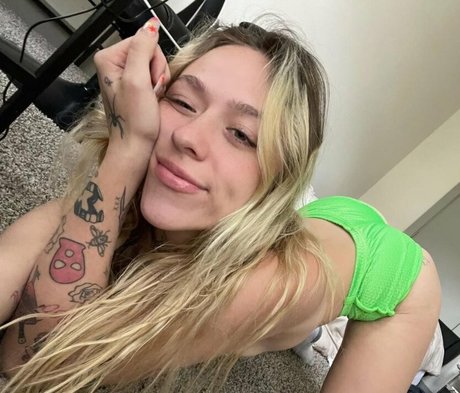 yourfavhaley model beautiful photo