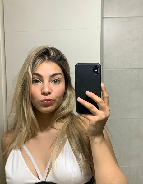 Kendall Belmont sexy model img