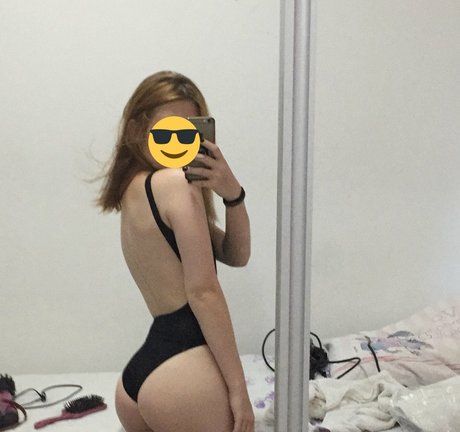 gbrllareis pornstar nude images