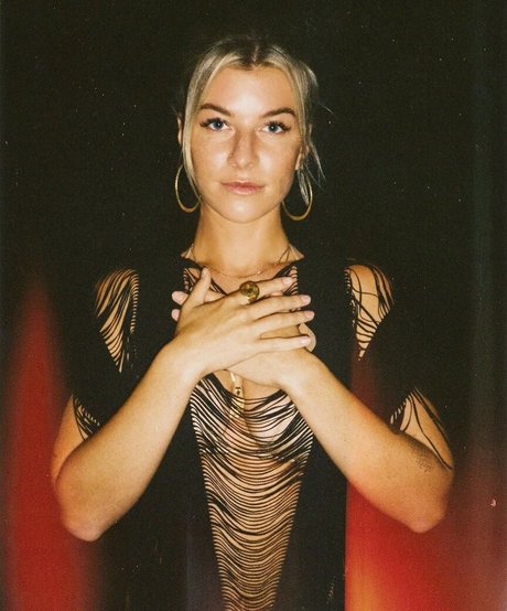 rachelbell model erotic images