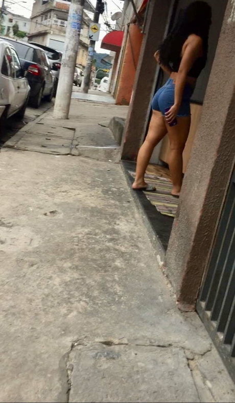 ConteUdo Escondido high quality model picture