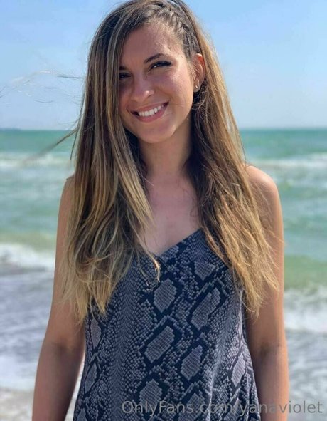 yanaviolet model nude img