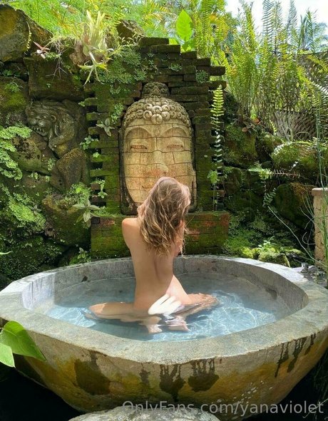 yanaviolet erotic star pictures