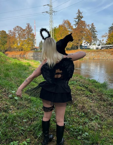 freekikihelen pornstar beautiful img