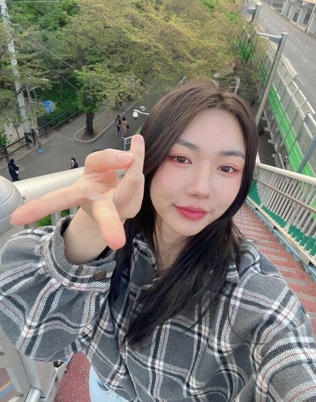 Bubbly live star naked picture