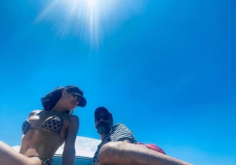 Alinne Moraes art star images