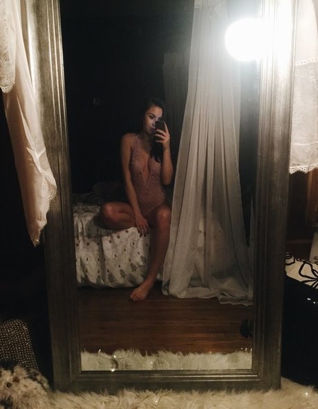 RadiantJules erotic model pics