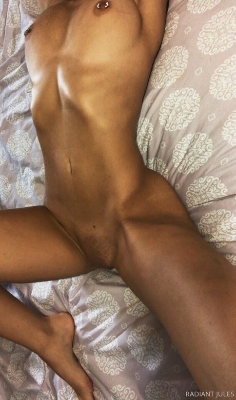 RadiantJules exclusive pornstar pics