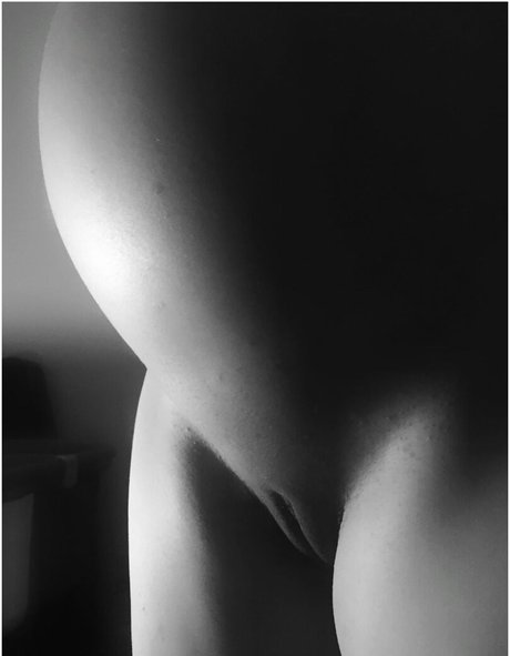 Melody Jade pornstar naked picture