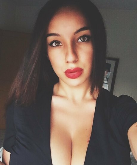 Gianclaudia Di Giacomo naked model gallery