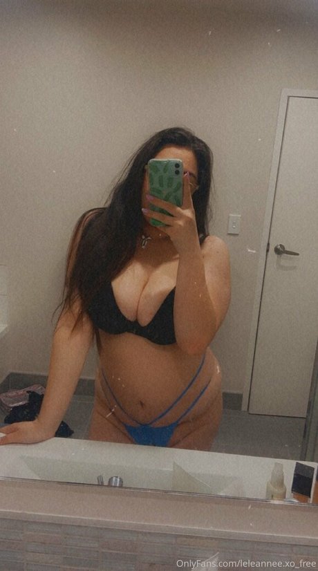 leleannee xo free erotic star photos