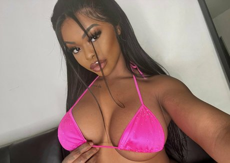 juiccygalore exclusive star image