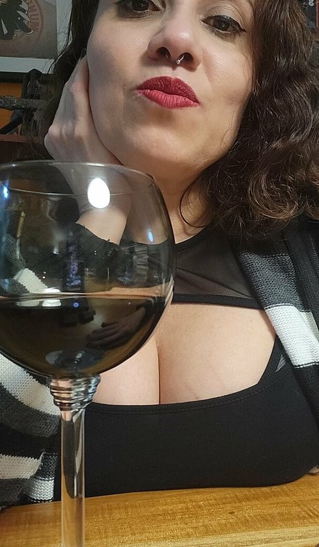 Ira Croft star erotic image