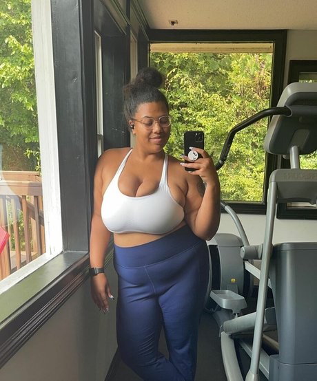 WeightOffAsh porn model pic