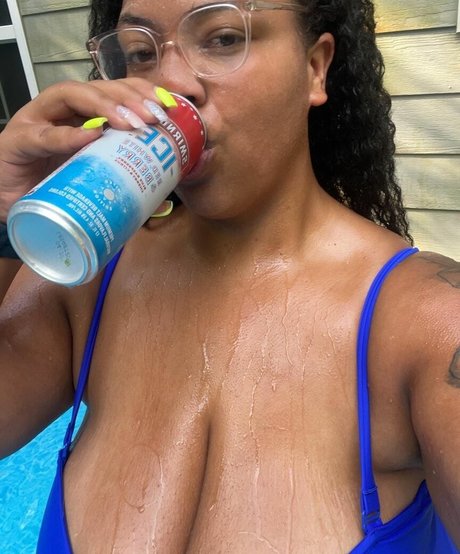 WeightOffAsh erotic pornstar image