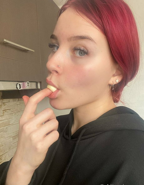 alinalovee free nice actress photo