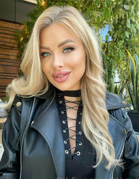 Nikki Cox free pornstar pictures