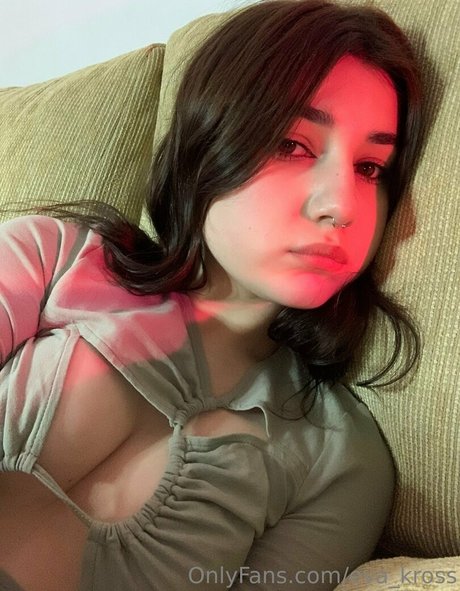 Eva Kross pornstar beautiful img